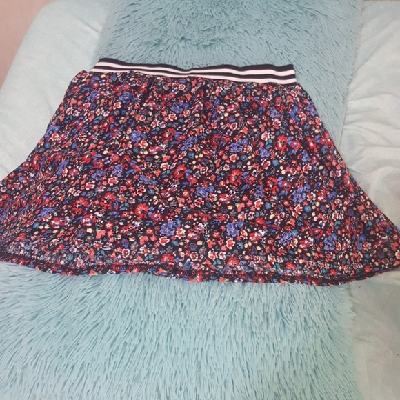 Wonder Nation Ruffle Top and Skirt - Picture 4 of 6